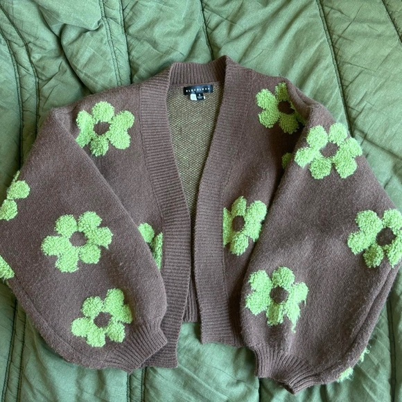 Blue Blush Green Daisy Sweater - Picture 6 of 6